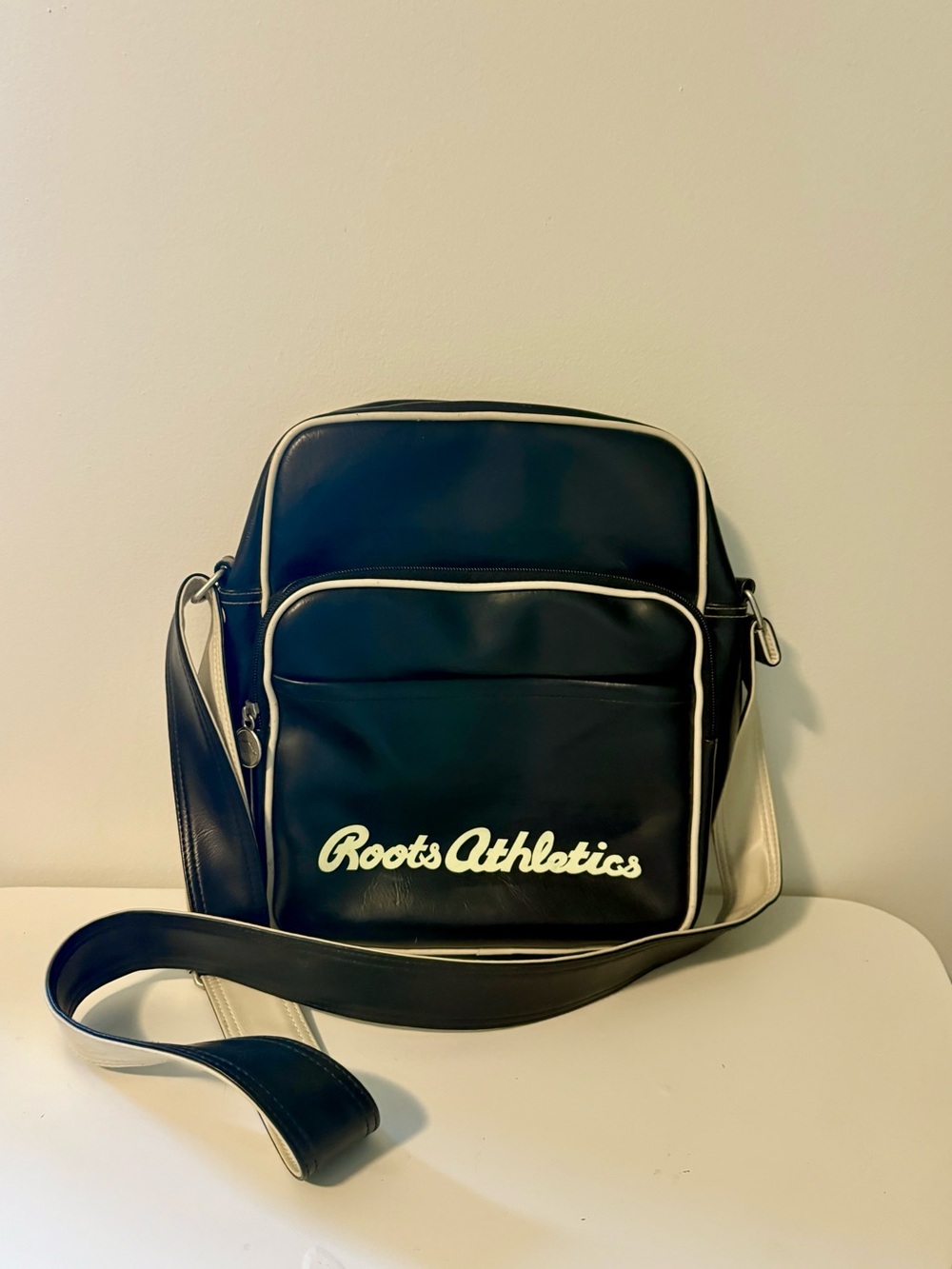 Vintage Roots Athletics Black Leather Crossbody Messenger Bag Y2K Retro